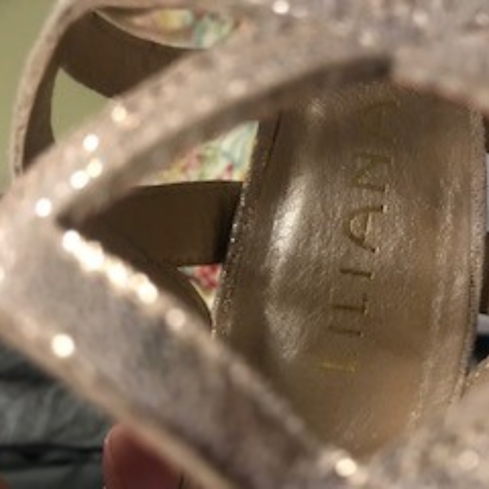 Liliana Light Gold Strappy Heel Size 7 - Picture 4 of 4